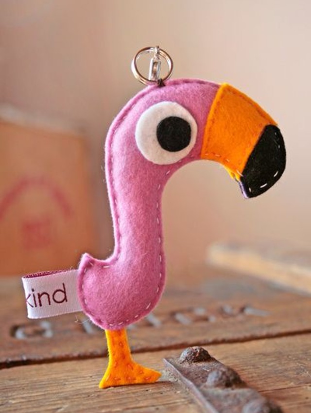 Chaveiro de flamingo de feltro 